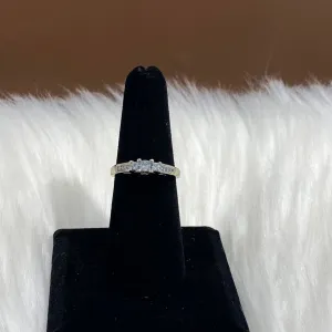 14K White Gold Diamond Luxury Engagement Ring Ct Dia / 3.4gr / Size 6.5