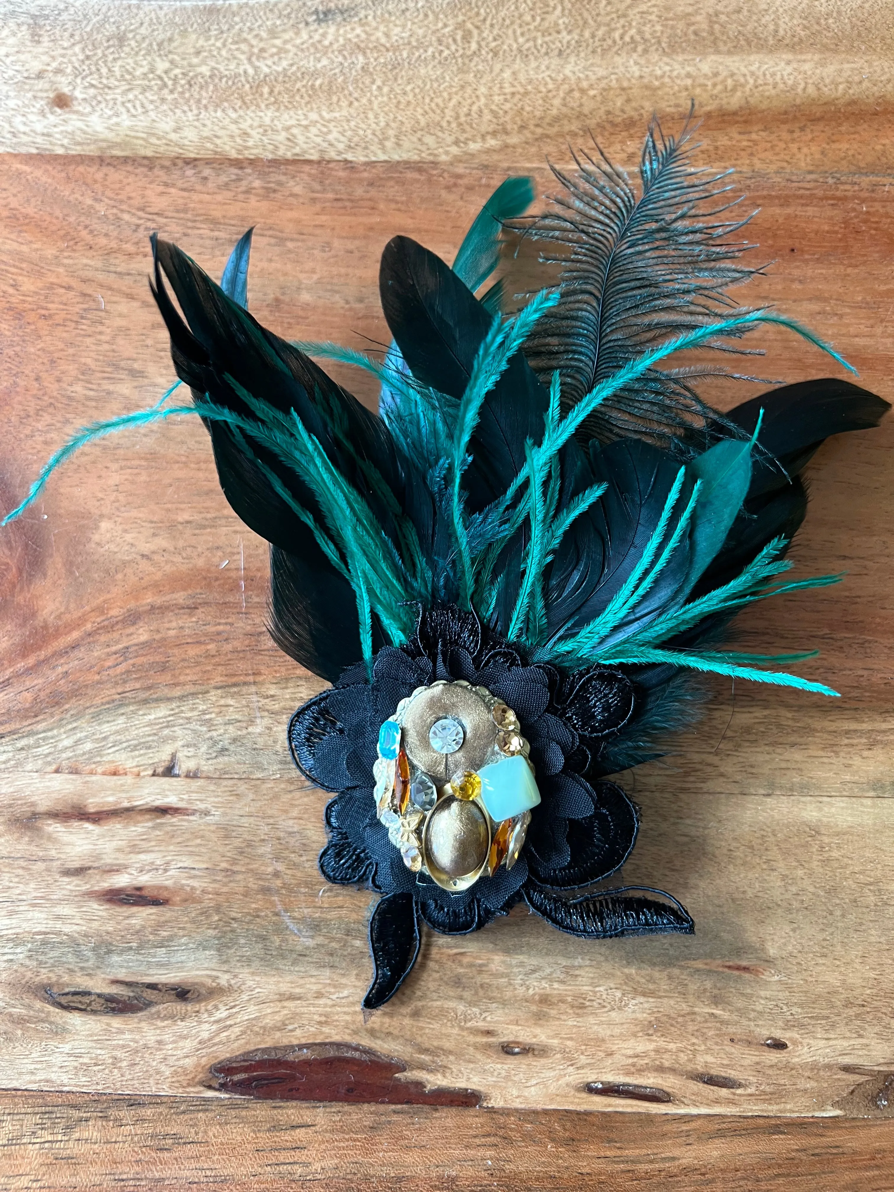 Feather brooch