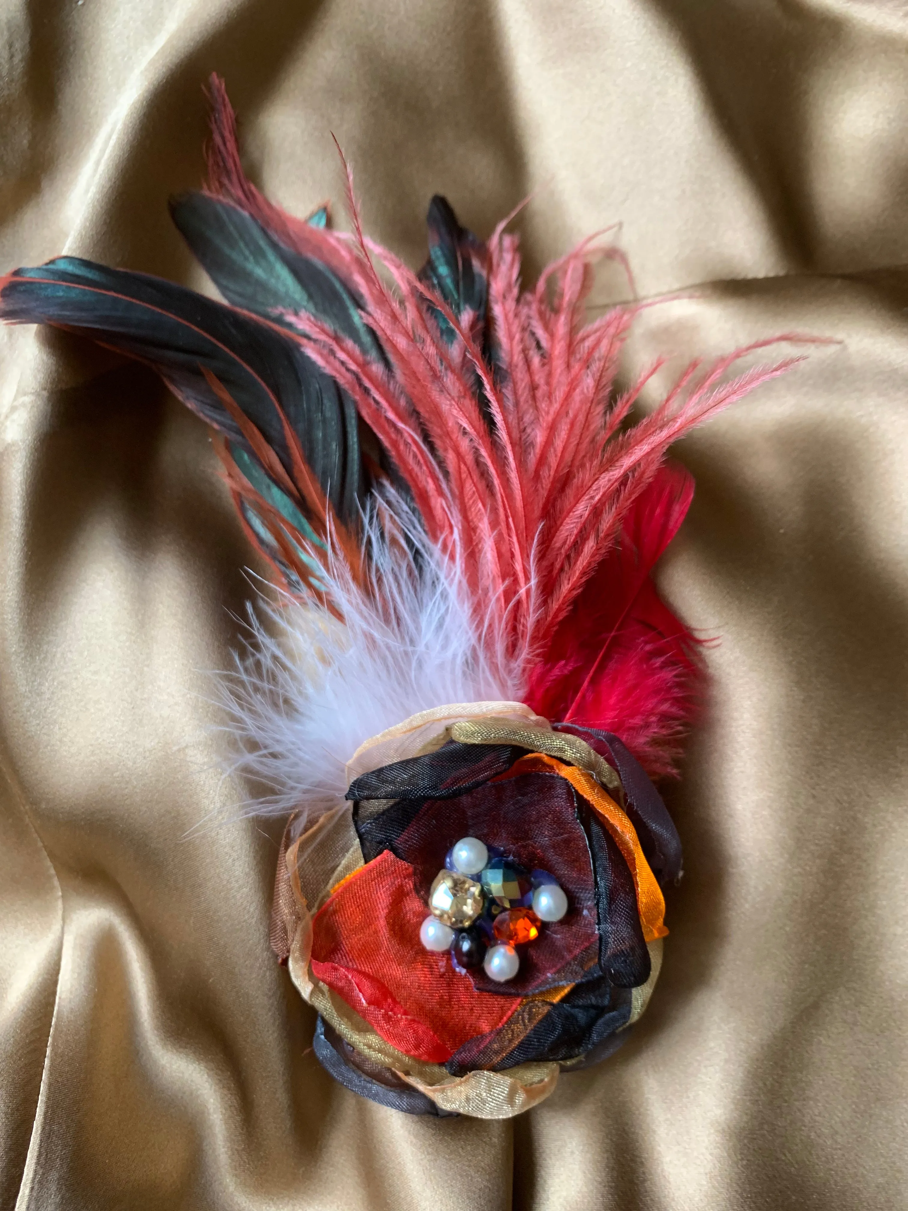 Feather brooch