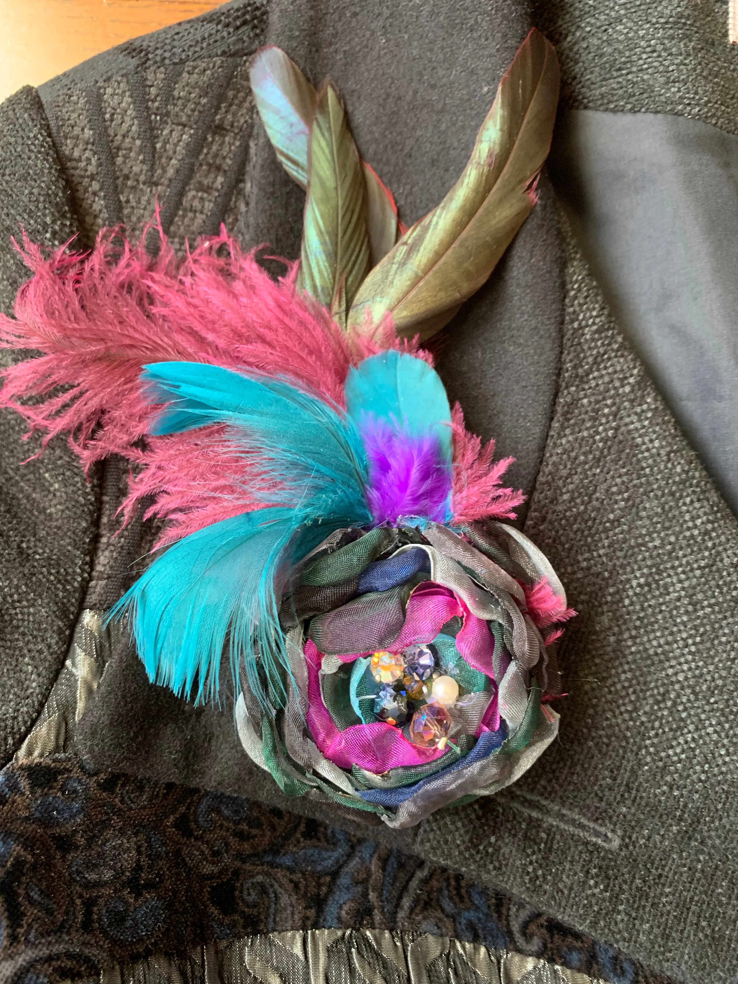 Feather brooch