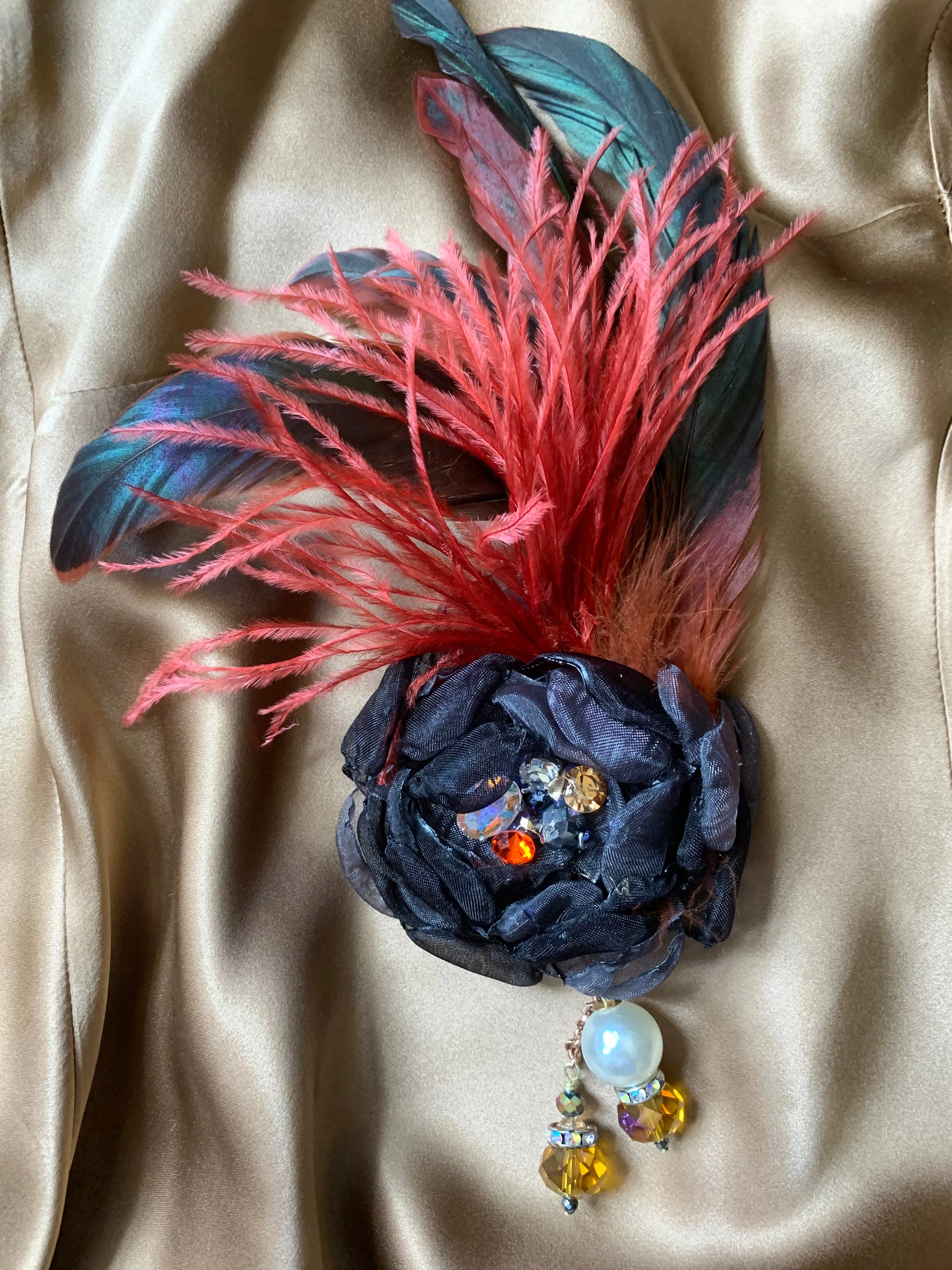 Feather brooch