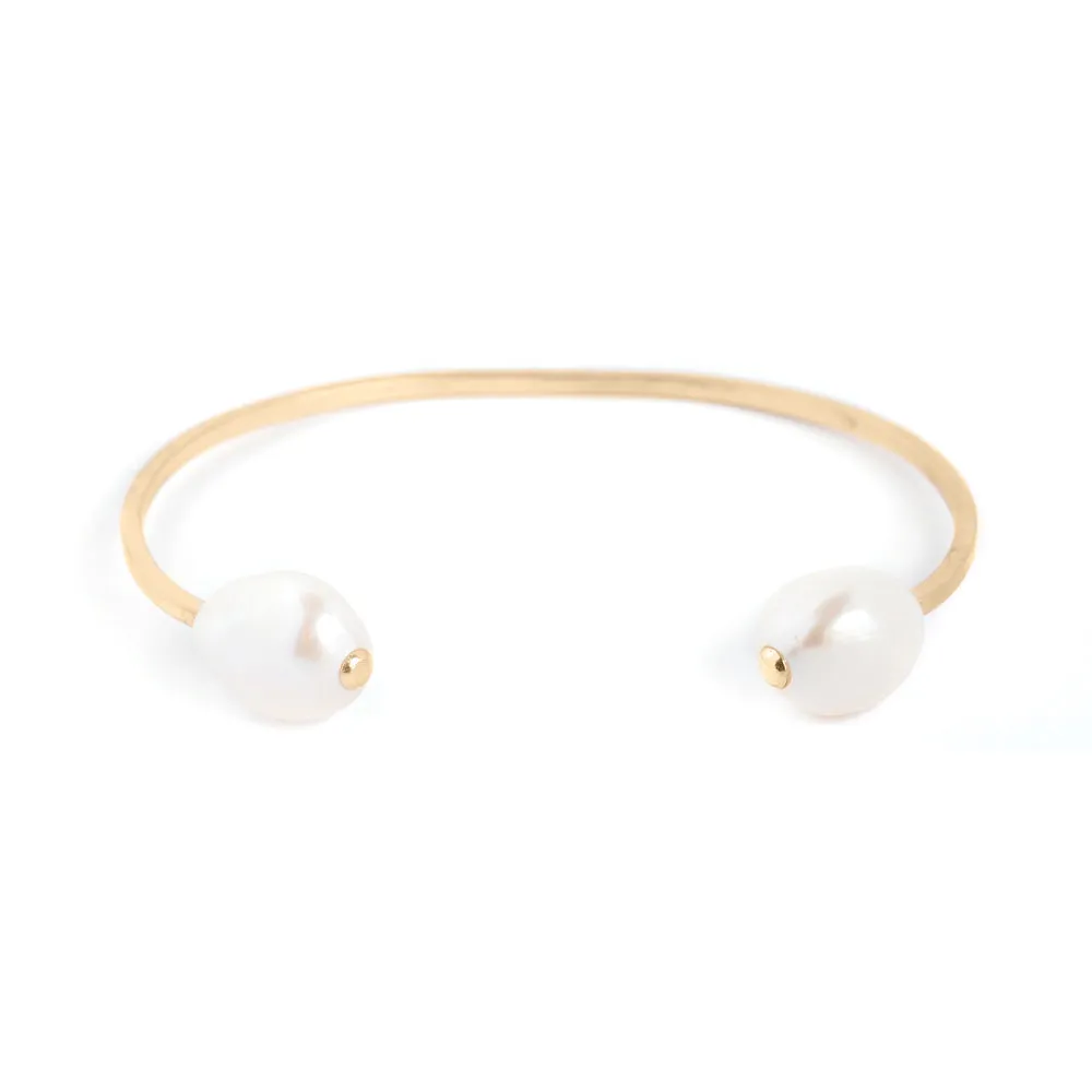 Gold Dueling Pearl Cuff