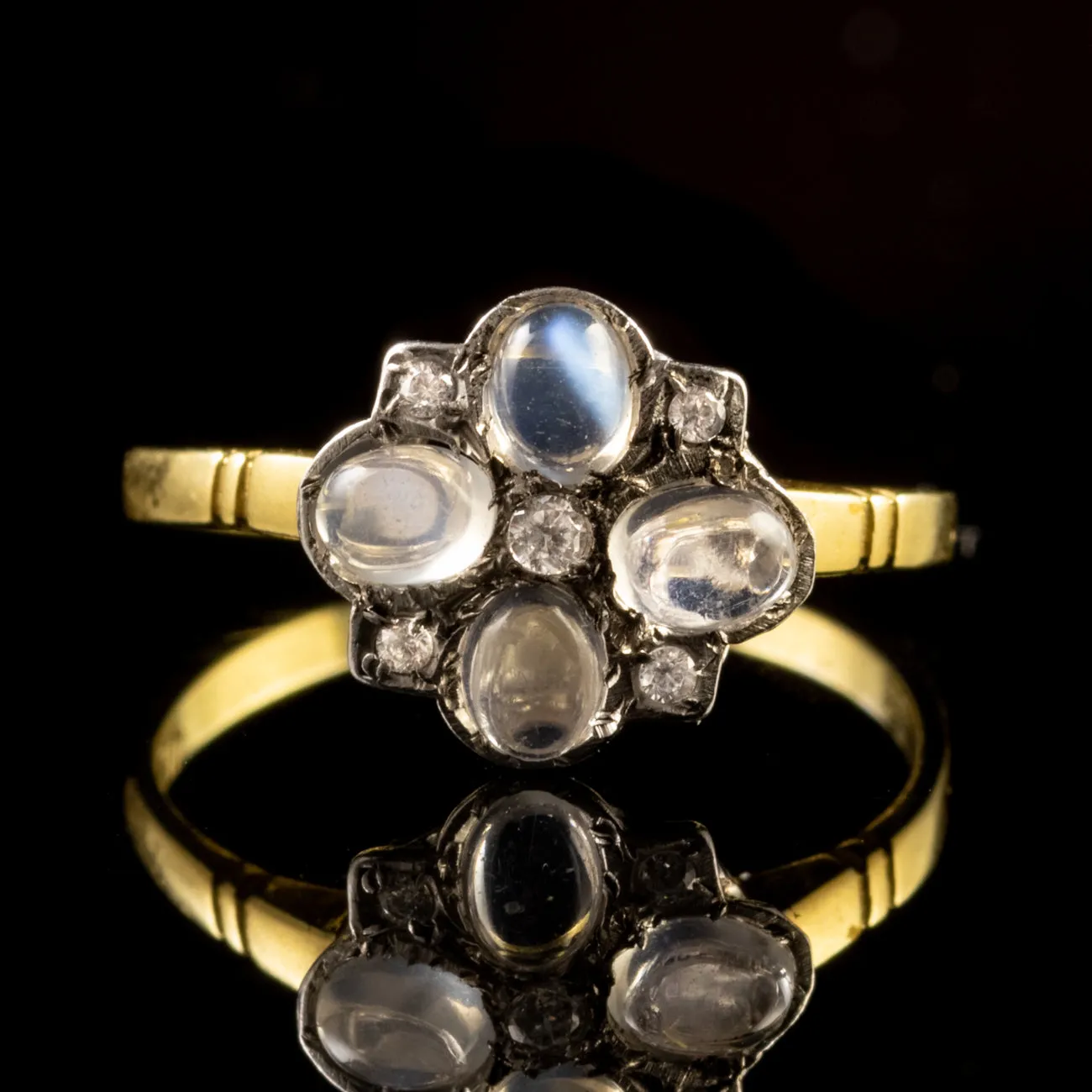 Moonstone Paste Ring 18Ct Yellow Gold Silver