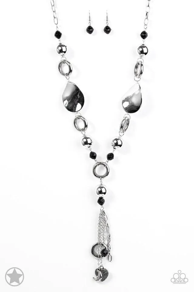 Paparazzi Necklace Blockbuster - Total Eclipse Of the Heart - Silver