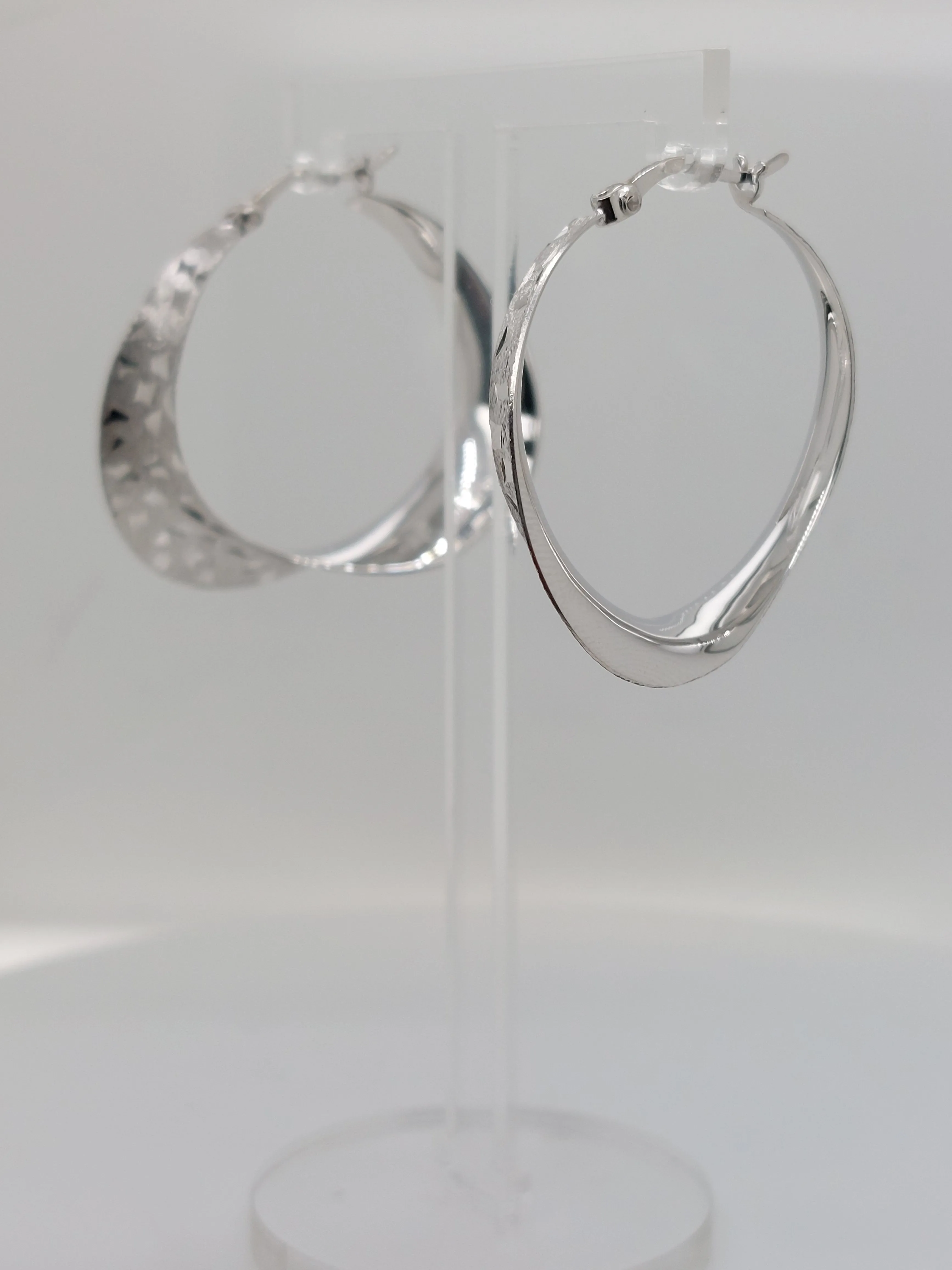 Twisted Matte & Shiny Hoop