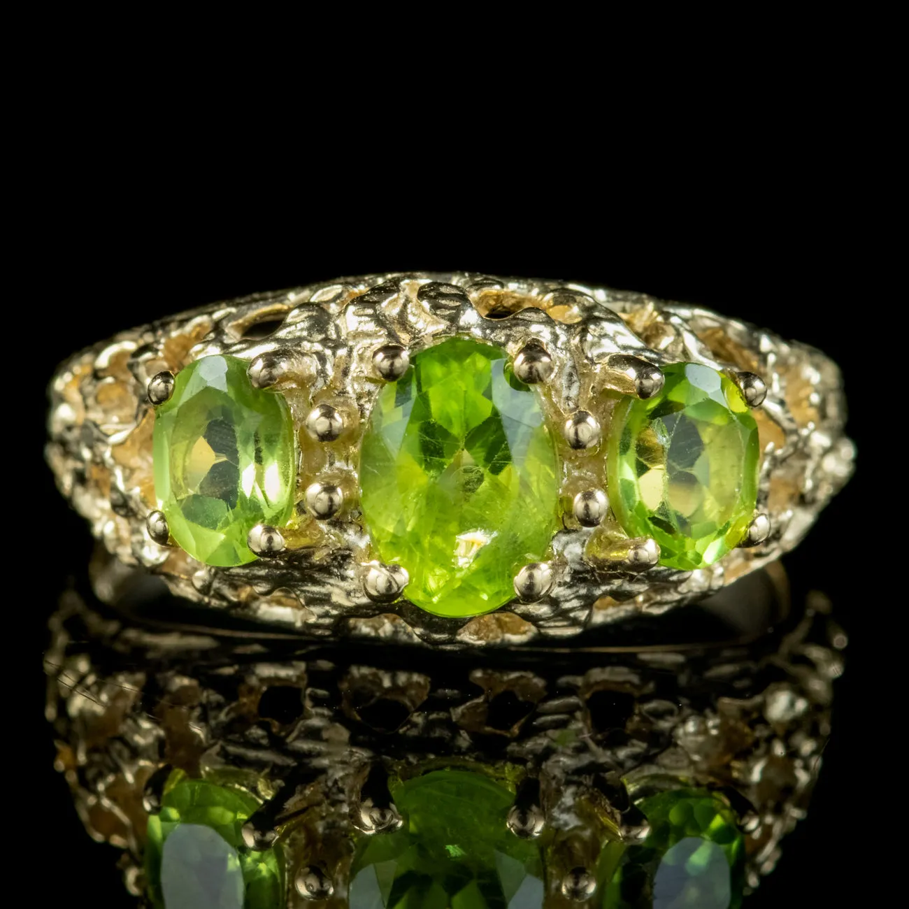 Victorian Style Peridot Trilogy Ring 9ct Gold